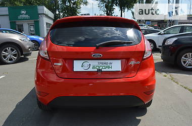 Хэтчбек Ford Fiesta 2016 в Киеве