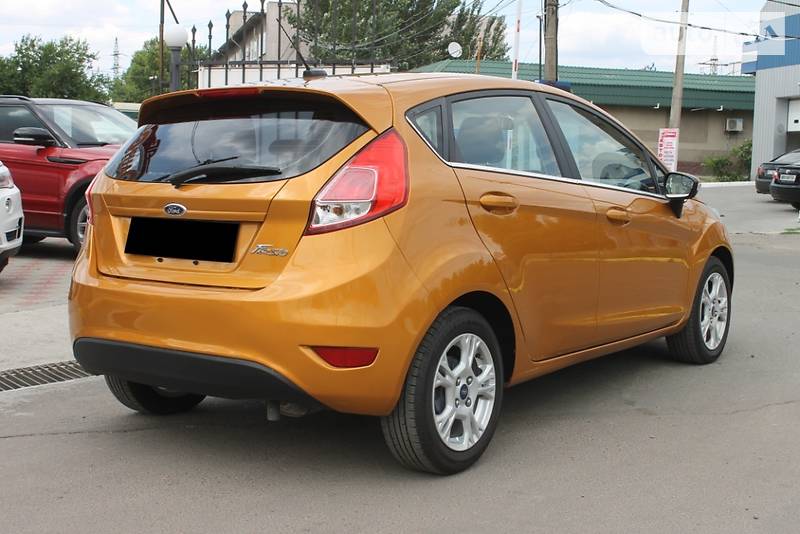 Хетчбек Ford Fiesta 2015 в Миколаєві
