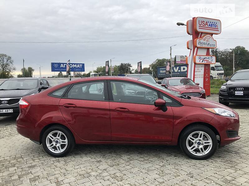 Седан Ford Fiesta 2017 в Львове