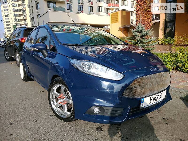 Хэтчбек Ford Fiesta 2014 в Киеве