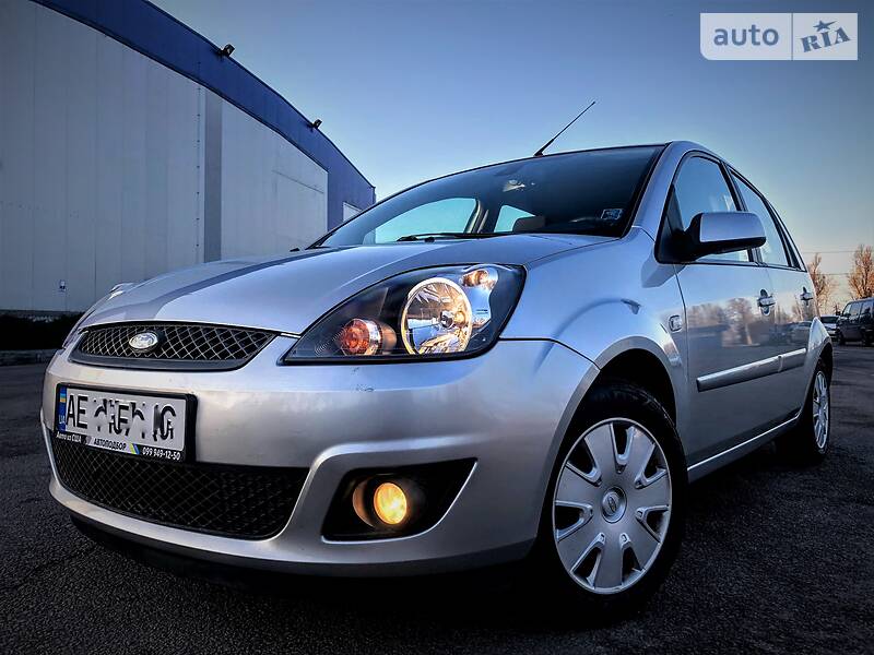 Хетчбек Ford Fiesta 2008 в Дніпрі