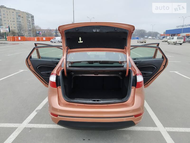 Седан Ford Fiesta 2017 в Каменец-Подольском