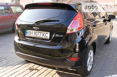 Хетчбек Ford Fiesta 2016 в 