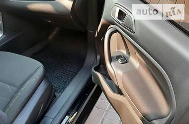 Хетчбек Ford Fiesta 2016 в 