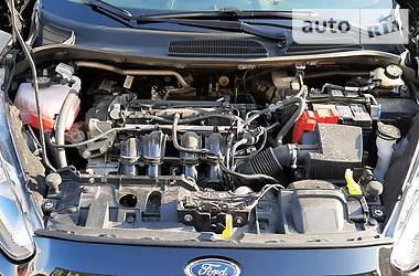 Хетчбек Ford Fiesta 2016 в 
