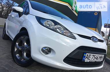 Хетчбек Ford Fiesta 2012 в 