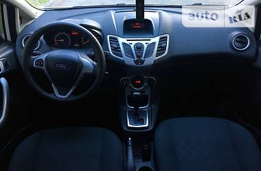 Хетчбек Ford Fiesta 2012 в 