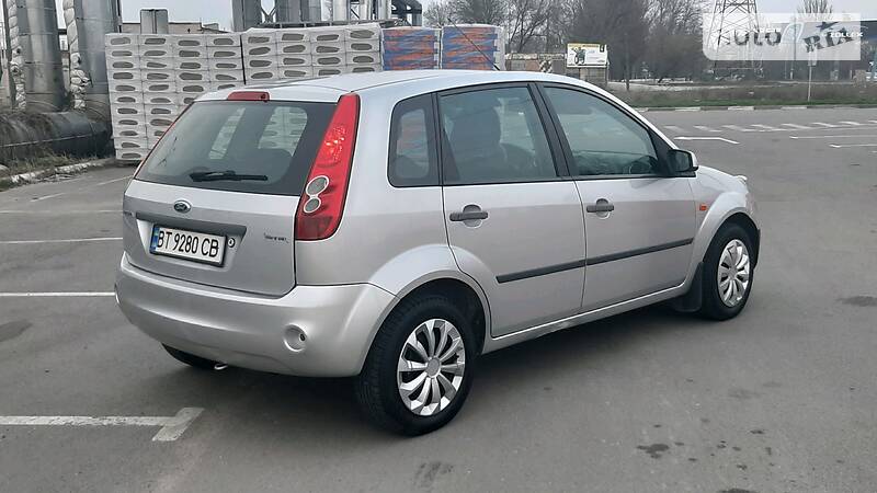 Хэтчбек Ford Fiesta 2007 в 