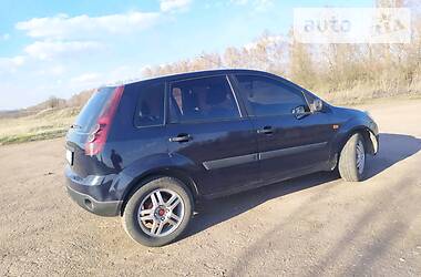 Хэтчбек Ford Fiesta 2006 в 
