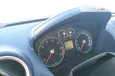 Хэтчбек Ford Fiesta 2006 в 