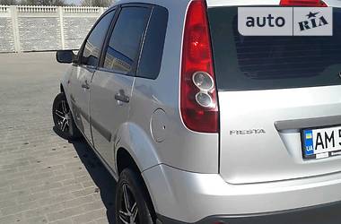 Хетчбек Ford Fiesta 2006 в 