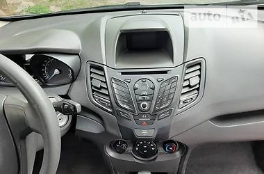 Хетчбек Ford Fiesta 2016 в 