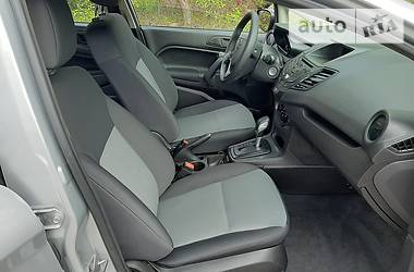 Хетчбек Ford Fiesta 2016 в 