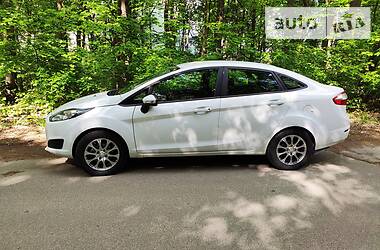 Седан Ford Fiesta 2016 в 