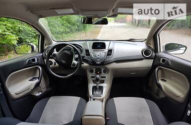 Седан Ford Fiesta 2016 в 