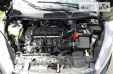 Седан Ford Fiesta 2016 в 