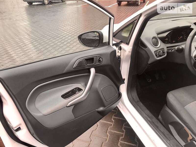 Хетчбек Ford Fiesta 2010 в Хмельницькому