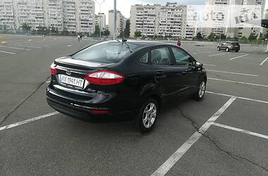 Седан Ford Fiesta 2016 в Києві