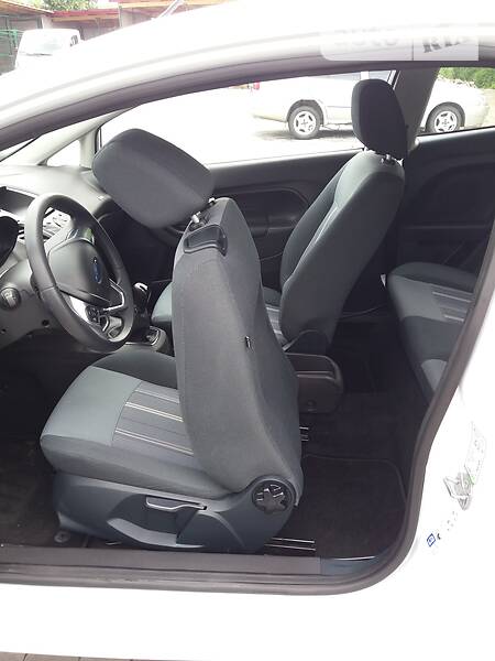 Хэтчбек Ford Fiesta 2015 в Бродах