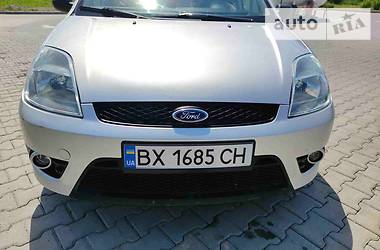 Хетчбек Ford Fiesta 2005 в 