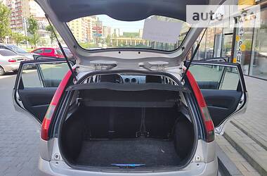 Хетчбек Ford Fiesta 2005 в 