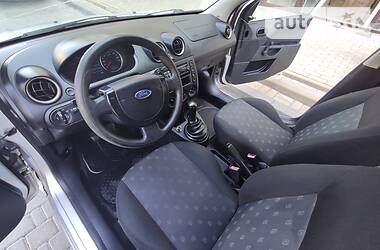 Хетчбек Ford Fiesta 2005 в 