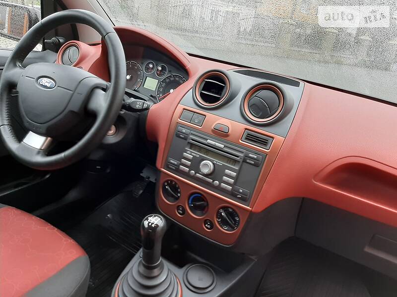 Хетчбек Ford Fiesta 2008 в Самборі