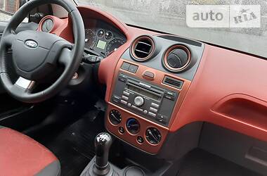Хэтчбек Ford Fiesta 2008 в 