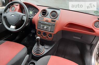Хэтчбек Ford Fiesta 2008 в 