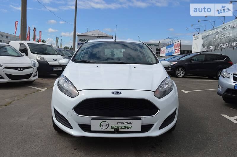 Хетчбек Ford Fiesta 2017 в Києві