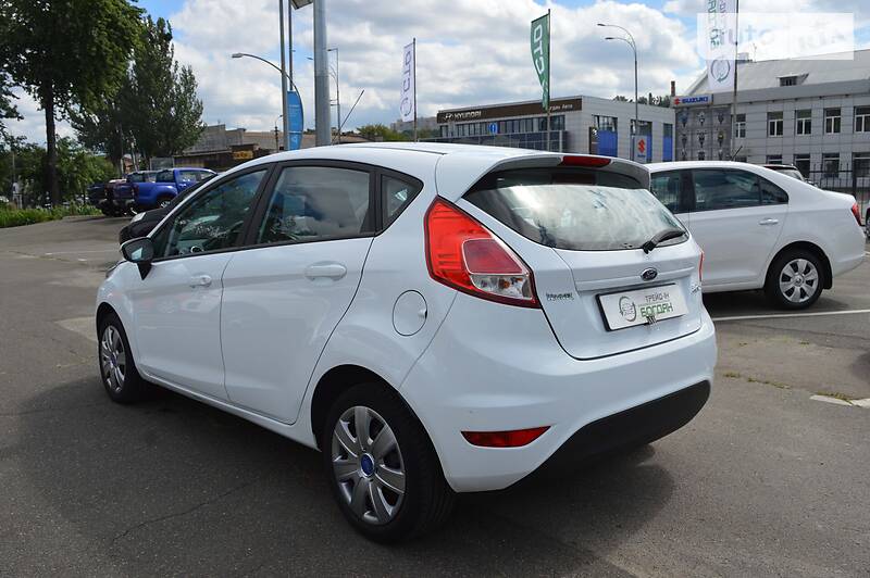 Хетчбек Ford Fiesta 2017 в Києві