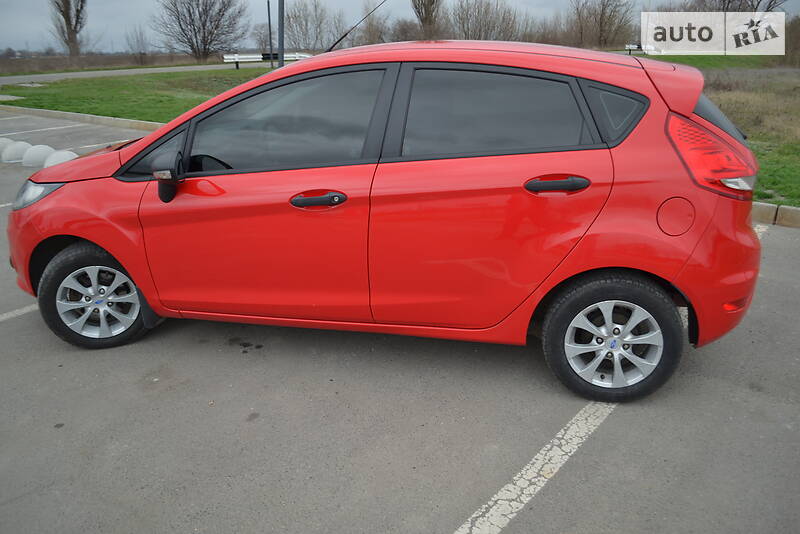 Хетчбек Ford Fiesta 2011 в Дніпрі