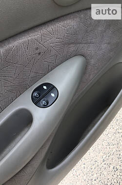 Хэтчбек Ford Fiesta 1996 в 