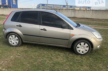 Хэтчбек Ford Fiesta 2004 в Киеве