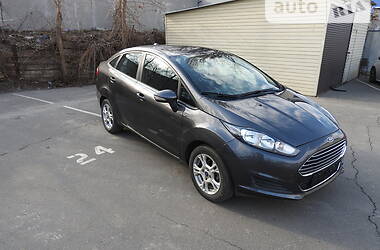 Седан Ford Fiesta 2015 в Киеве