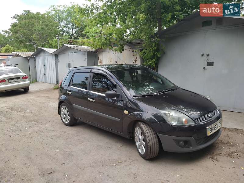Хэтчбек Ford Fiesta 2006 в Одессе