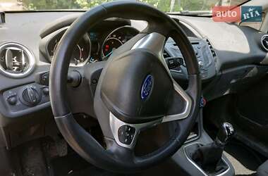 Хэтчбек Ford Fiesta 2013 в 