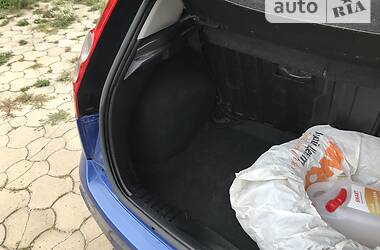Хэтчбек Ford Fiesta 2006 в 