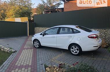 Седан Ford Fiesta 2015 в Хмельницком