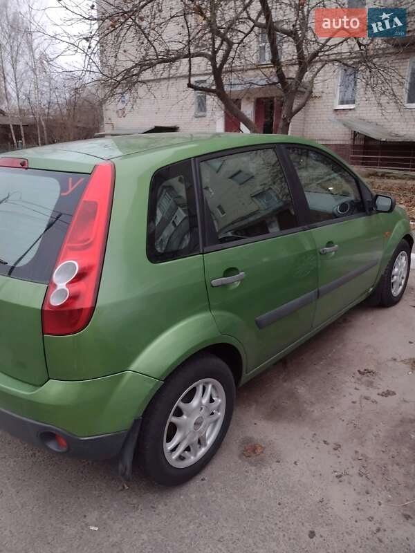 Хетчбек Ford Fiesta 2006 в 