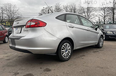 Седан Ford Fiesta 2013 в Киеве