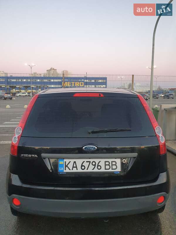 Хэтчбек Ford Fiesta 2008 в Киеве