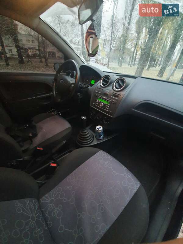 Хэтчбек Ford Fiesta 2008 в Киеве