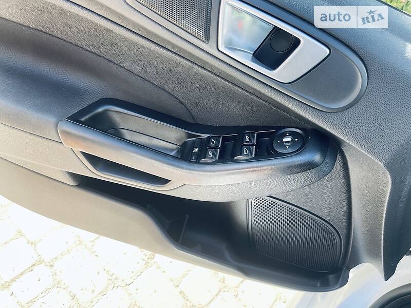 Хэтчбек Ford Fiesta 2013 в Ужгороде