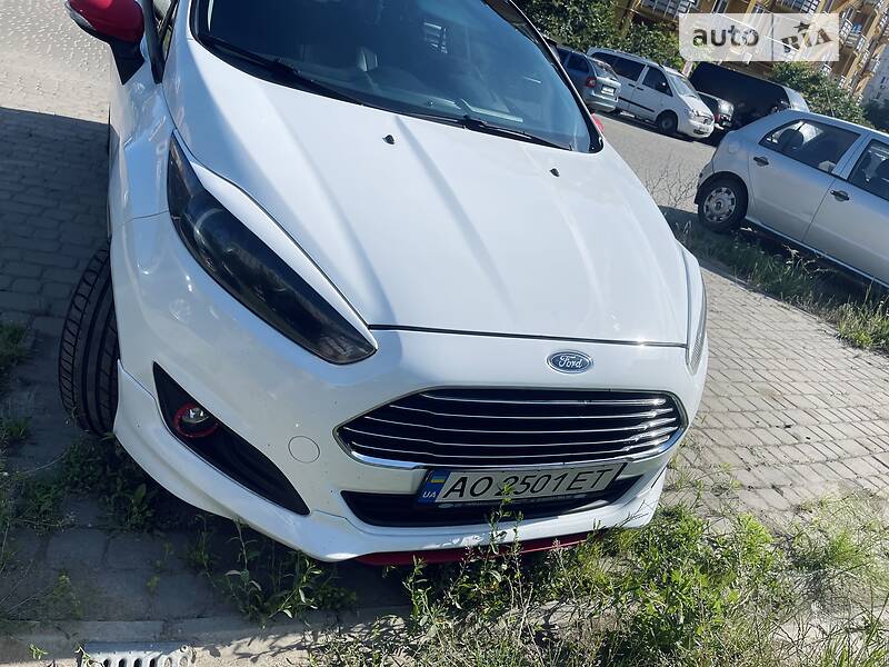 Хэтчбек Ford Fiesta 2013 в Ужгороде