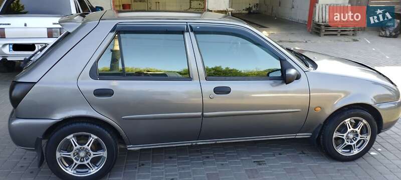 Хэтчбек Ford Fiesta 1998 в Одессе