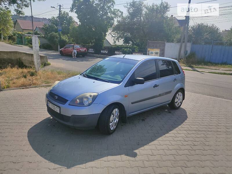 Хэтчбек Ford Fiesta 2005 в Одессе