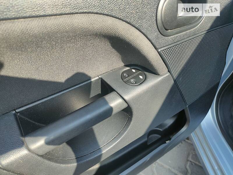 Хэтчбек Ford Fiesta 2005 в Одессе