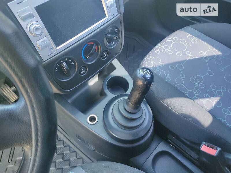 Хэтчбек Ford Fiesta 2005 в Одессе
