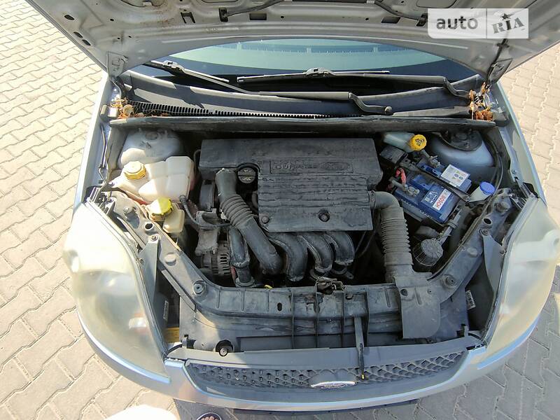 Хэтчбек Ford Fiesta 2005 в Одессе